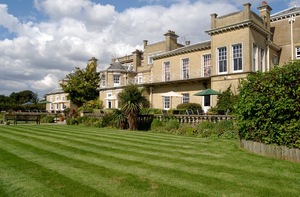 Chilworth Manor Hotel